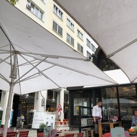 Foto diambil di Mövenpick Café Kröpcke oleh Mustafa Zor pada 8/20/2018