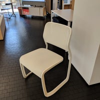 Photo taken at Knoll by Damon G. on 5/23/2018