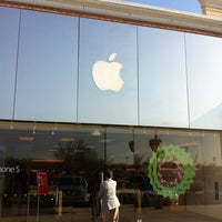 Photo taken at Apple Sagemore by Sebastian S. on 12/23/2012