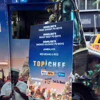 รูปภาพถ่ายที่ Top Chef Food Truck โดย Chelle . เมื่อ 10/2/2013