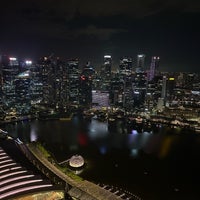 รูปภาพถ่ายที่ CÉ LA VI Singapore โดย W🩺 เมื่อ 12/14/2023