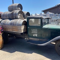 Foto diambil di Larson Family Winery oleh Sean M. pada 5/1/2021