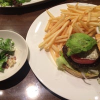 Photo taken at American Diner Bar&amp;amp;Grill 秋葉原UDX店 by いなかみ on 12/5/2015