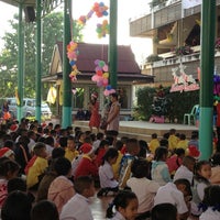 Photo taken at โรงเรียนพหลโยธิน (พ่วง เจริญอุปถัมภ์) by William B. on 12/25/2012