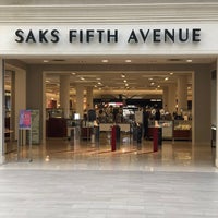 Photo taken at Saks Fifth Avenue by Kenito L. on 10/6/2021