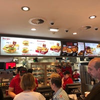 5/10/2018 tarihinde Tobias S.ziyaretçi tarafından KFC'de çekilen fotoğraf