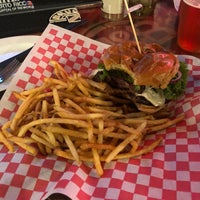 3/17/2019 tarihinde Ruxe O.ziyaretçi tarafından Burger &amp;amp; Beer Joint'de çekilen fotoğraf