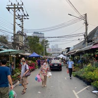 Photo taken at จตุจักร ตลาดต้นไม้ by Aik S. on 2/9/2021