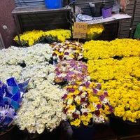 Photo taken at Yodpiman Flower Market by Aik S. on 3/22/2022