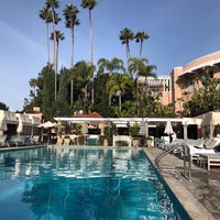 Photo taken at Beverly Hills Hotel Pool by Howard C. on 1/21/2018