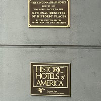 Das Foto wurde bei The Cincinnatian Hotel, Curio Collection by Hilton von Roy M. am 3/18/2022 aufgenommen