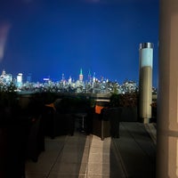 Photo taken at Sheraton Tribeca Club Lounge by Danni Z. on 9/16/2022