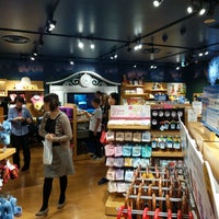 ディズニーストア 京都市のおもちゃ ゲーム店