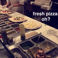 3/8/2015에 Vladie F.님이 800 Degrees Neapolitan Pizzeria에서 찍은 사진