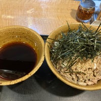 Photo taken at なぜ蕎麦にラー油を入れるのか。 by Takashi U. on 3/29/2022