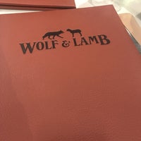 Foto tirada no(a) Wolf &amp;amp; Lamb Steakhouse por Less R. em 2/4/2018