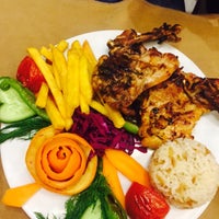 Das Foto wurde bei Keyif Restaurant von Kadir Ç. am 5/5/2015 aufgenommen