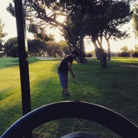 Foto tirada no(a) Heartwell Golf Course por Mandy L. em 7/24/2015