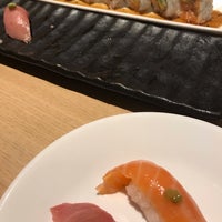 Foto diambil di Sushi Enya oleh Todd pada 10/15/2018