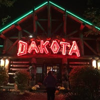 Foto diambil di Dakota oleh Mel D. pada 10/25/2017