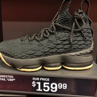 nike store great lakes crossing mall