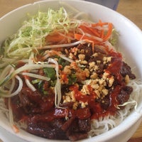 Foto scattata a Asian Noodles da Brian P. il 9/18/2014
