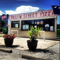 2/7/2015 tarihinde Billow Street Pizzaziyaretçi tarafından Billow Street Pizza'de çekilen fotoğraf