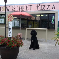 3/22/2015 tarihinde Billow Street Pizzaziyaretçi tarafından Billow Street Pizza'de çekilen fotoğraf