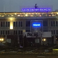 Foto tirada no(a) Çeşme Dalyan Balıkçısı por 61 🐊 TRABZON 🐊 61 em 1/30/2016