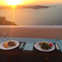 Снимок сделан в Sophia Luxury Suites Santorini пользователем A. L. 10/10/2016