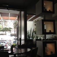 Foto tirada no(a) Treviolo Café por Leticia M. em 12/20/2012