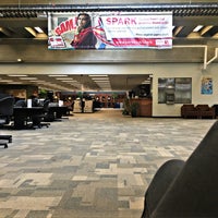 Photo prise au Steacie Library - York University par Muzhan F. le5/25/2016