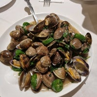 Foto diambil di Newport Tan Cang Seafood Restaurant oleh Jong C. pada 11/23/2021
