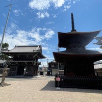Photo taken at 荒子観音寺 by Hajime O. on 5/30/2022