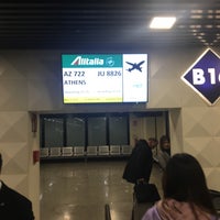Photo taken at Gate A35 by Seung-Woo B. on 11/13/2018