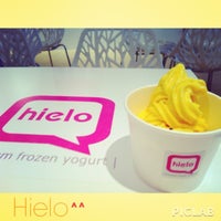 Photo taken at Hielo Frozen Yogurt by Syms O. on 4/19/2013