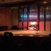 Foto tomada en Зал органной и камерной музыки имени Алисы Дебольской / Music Hall of Alisa Debolskaya  por Denis M. el 4/6/2019