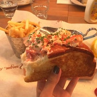 Photo taken at Burger &amp;amp; Lobster by Pook W. on 5/6/2016