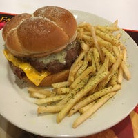 Photo taken at Steak &amp;#39;n Shake by Steve S. on 11/17/2017