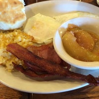 Photo taken at Cracker Barrel Old Country Store by Steve S. on 5/30/2016