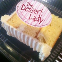 Das Foto wurde bei The Dessert Lady Bakery von Steve S. am 8/16/2013 aufgenommen