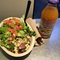 Photo taken at Chipotle Mexican Grill by Malkntnt on 10/30/2018
