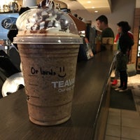 Photo taken at Starbucks by 🐱🐾 ElGatoCrazy 🐾🐱 on 5/13/2016