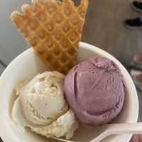 Photo taken at Jeni&amp;#39;s Splendid Ice Creams by Gary M. on 9/23/2022