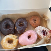 1/7/2022にGary M.がVarsity Donutsで撮った写真