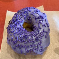 Photo taken at Varsity Donuts by Gary M. on 8/13/2022