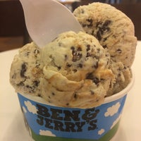 Photo taken at Ben &amp; Jerry&#39;s by Gary M. on 11/7/2015