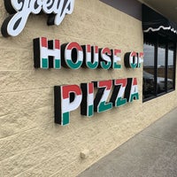 Foto tomada en Joey&amp;#39;s House of Pizza  por Miguel O. el 3/7/2019