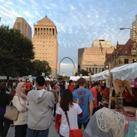 Das Foto wurde bei The Taste of St. Louis von Charmaine D. am 9/28/2012 aufgenommen