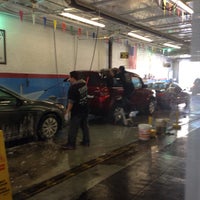 Photo taken at Classic Hand Car Wash by Genaro V. on 2/9/2014
